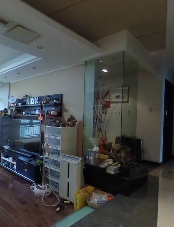 余玮_金鼎湾花园135㎡轻奢风格--老房升级改造,前后对比大变样!05客厅·改造前